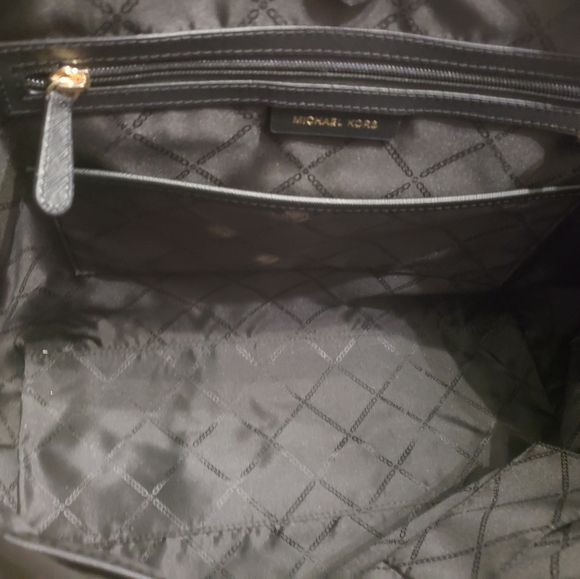 Authentic Michael Kors Eva Bag Tote! - Picture 6 of 7